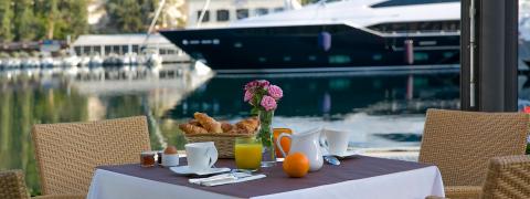 Best Western Hôtel du Roy d'Aragon : Hotel Bonifacio - Le café du Roy d'Aragon
