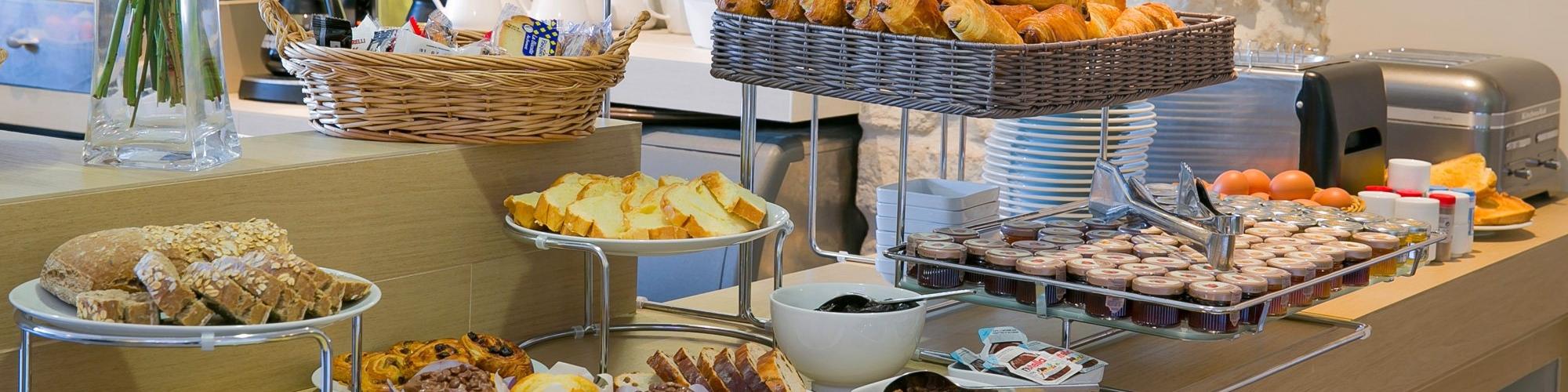 Best Western Hôtel du Roy d'Aragon : Hotel Bonifacio - Le petit déjeuner  