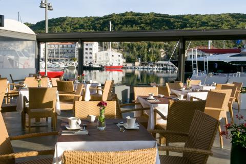 Best Western Hôtel du Roy d'Aragon : Hotel Bonifacio - Le café du Roy d'Aragon